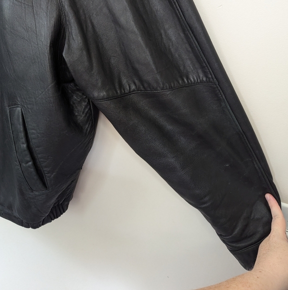 Vintage Black Leather Bomber Jacket - Picture 14 of 16